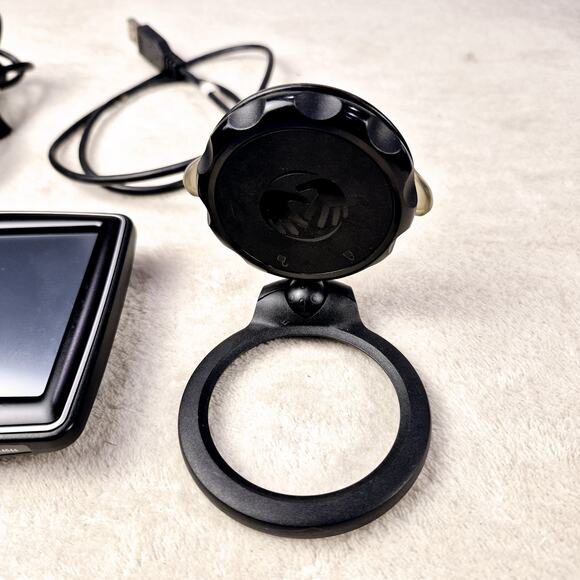 TomTom XXL 540S GPS Bundle Excellent Clean W Manual Car Charger & USB 5in Screen - Picture 10 of 12